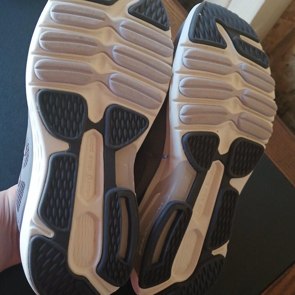 Ladies New Balance Sneakers, Sz. 6.5 - Picture 4 of 5